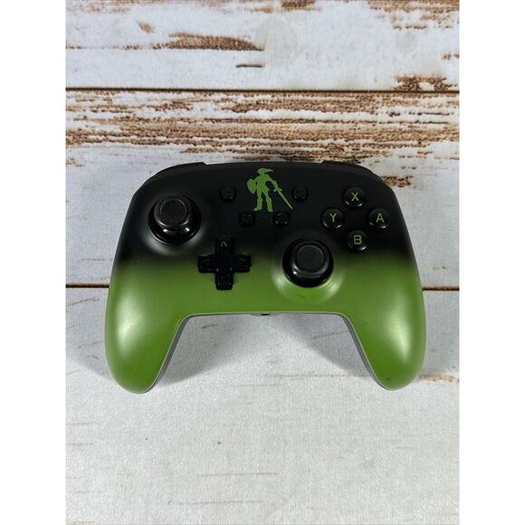 Nintendo Switch Wired Controller | Zelda Link Edition | PowerA Enhanced | Tested - Picture 1 of 4
